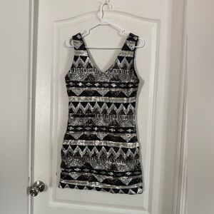 One Clothing Los Angeles Women’s Sequin Geometric Dress S. MH-55